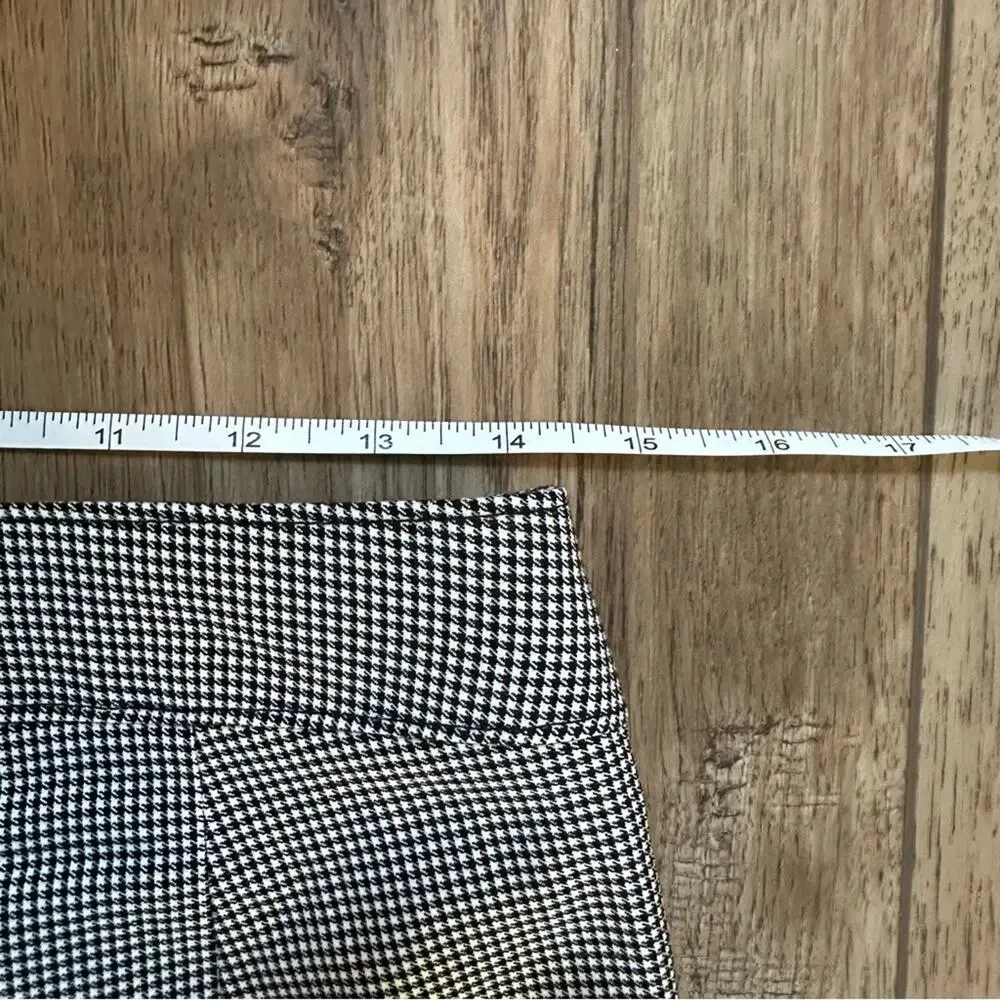 NEW!! Rafaella Women’s Black‎ White Houndstooth Stretch Capri Pants, Size 8